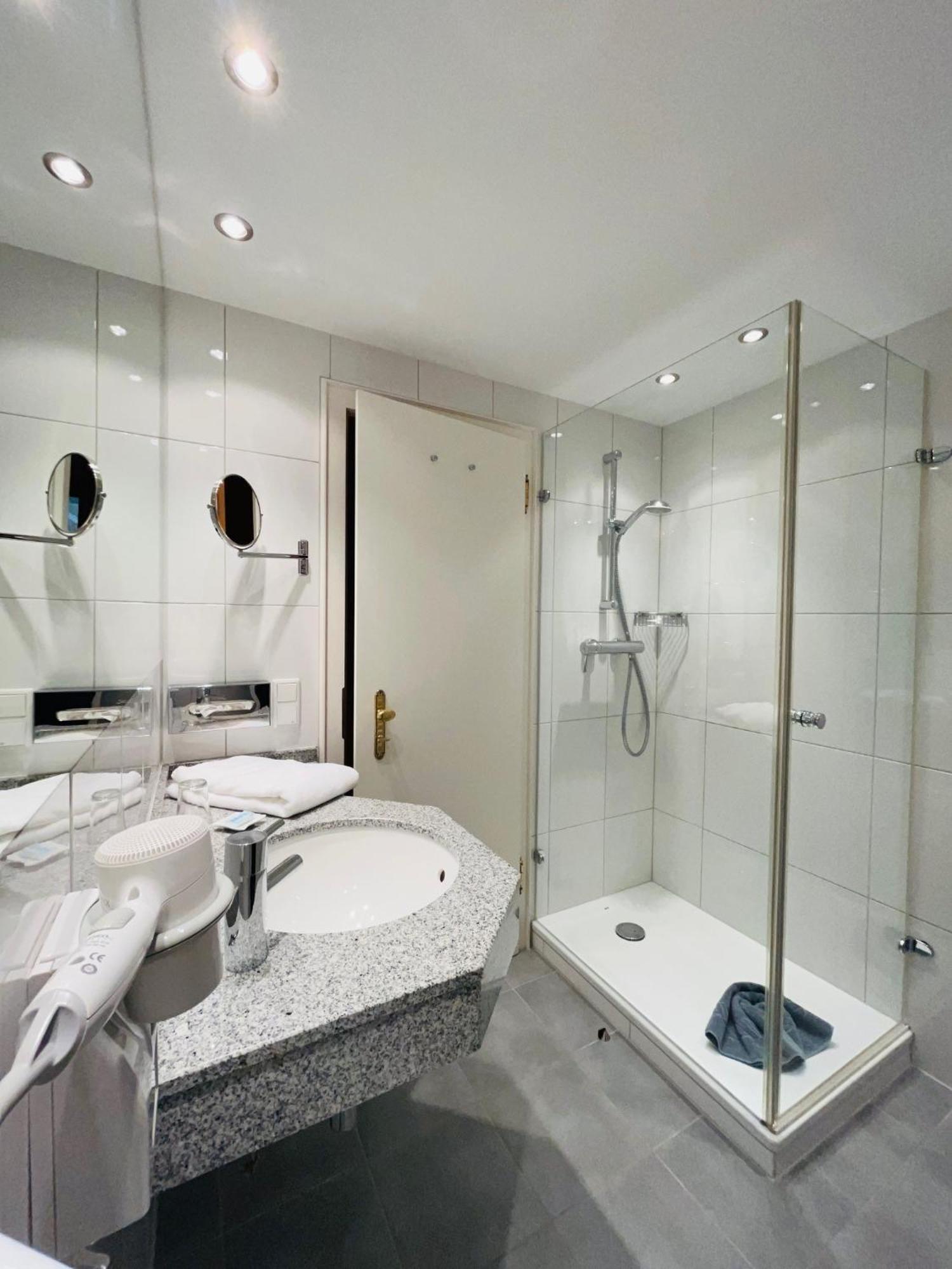 Hotel Sonnenberg Garni ฮินเทอร์ซาร์เทน ภายนอก รูปภาพ