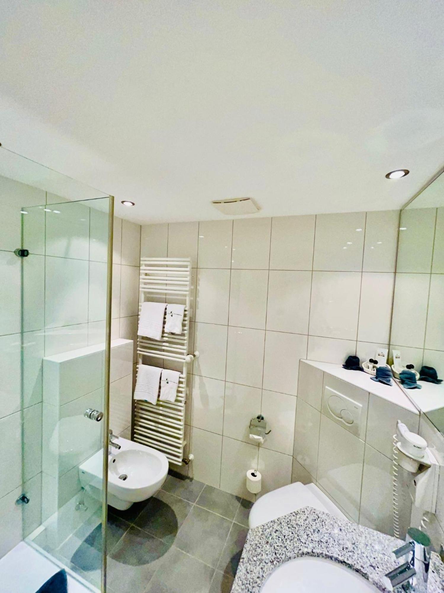 Hotel Sonnenberg Garni ฮินเทอร์ซาร์เทน ภายนอก รูปภาพ